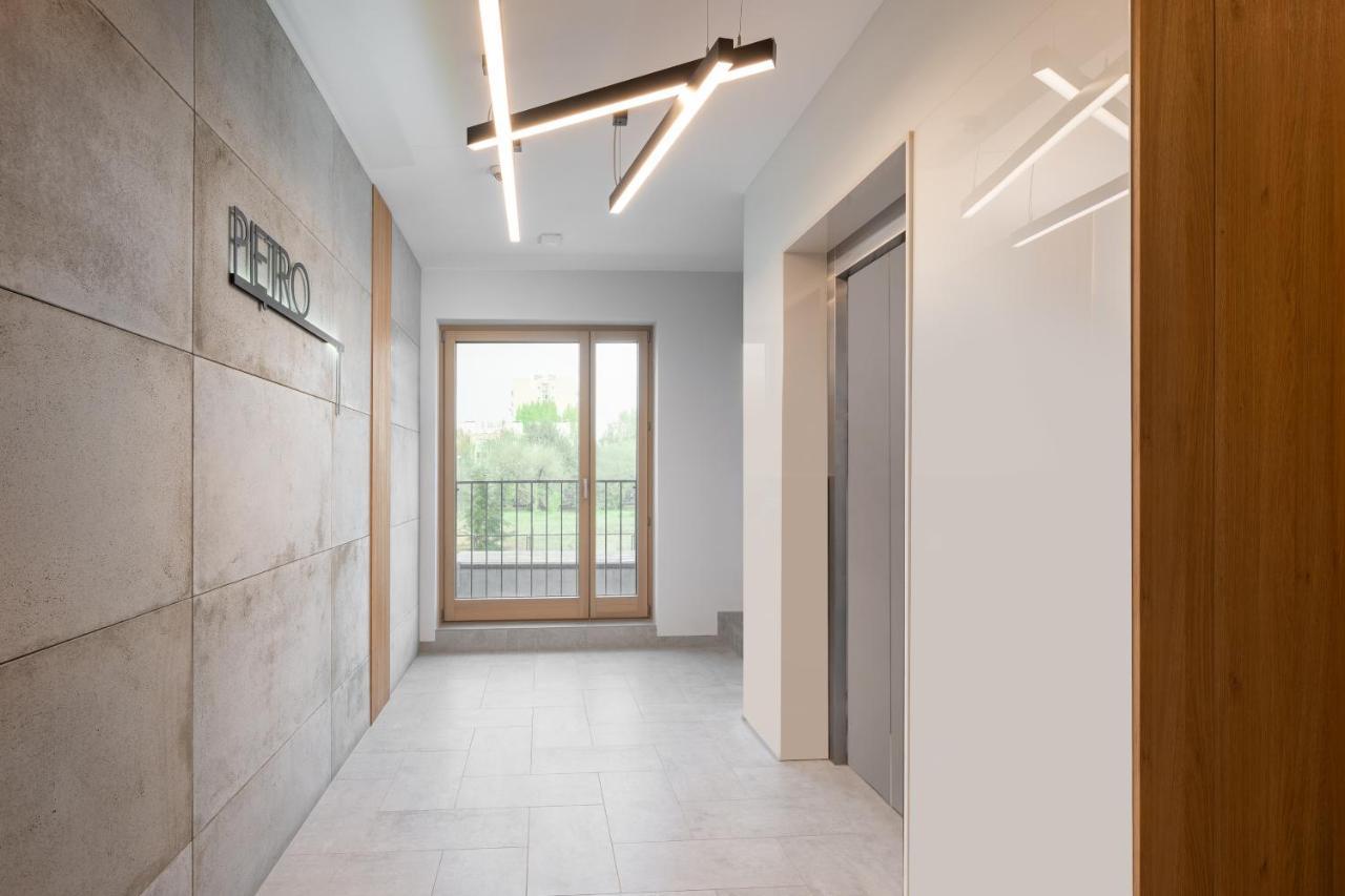 Wola Nakielska Comfort Apartment وارسو المظهر الخارجي الصورة